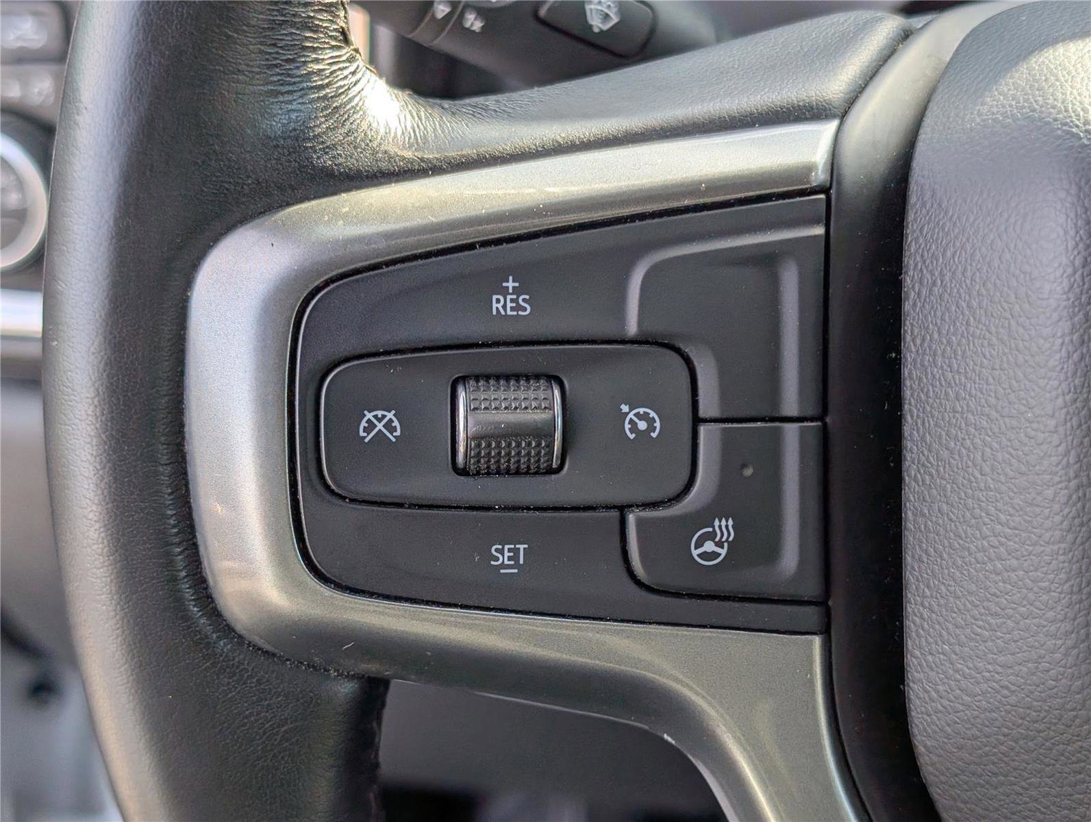 Used 2020 Chevrolet Silverado 1500 RST image 24