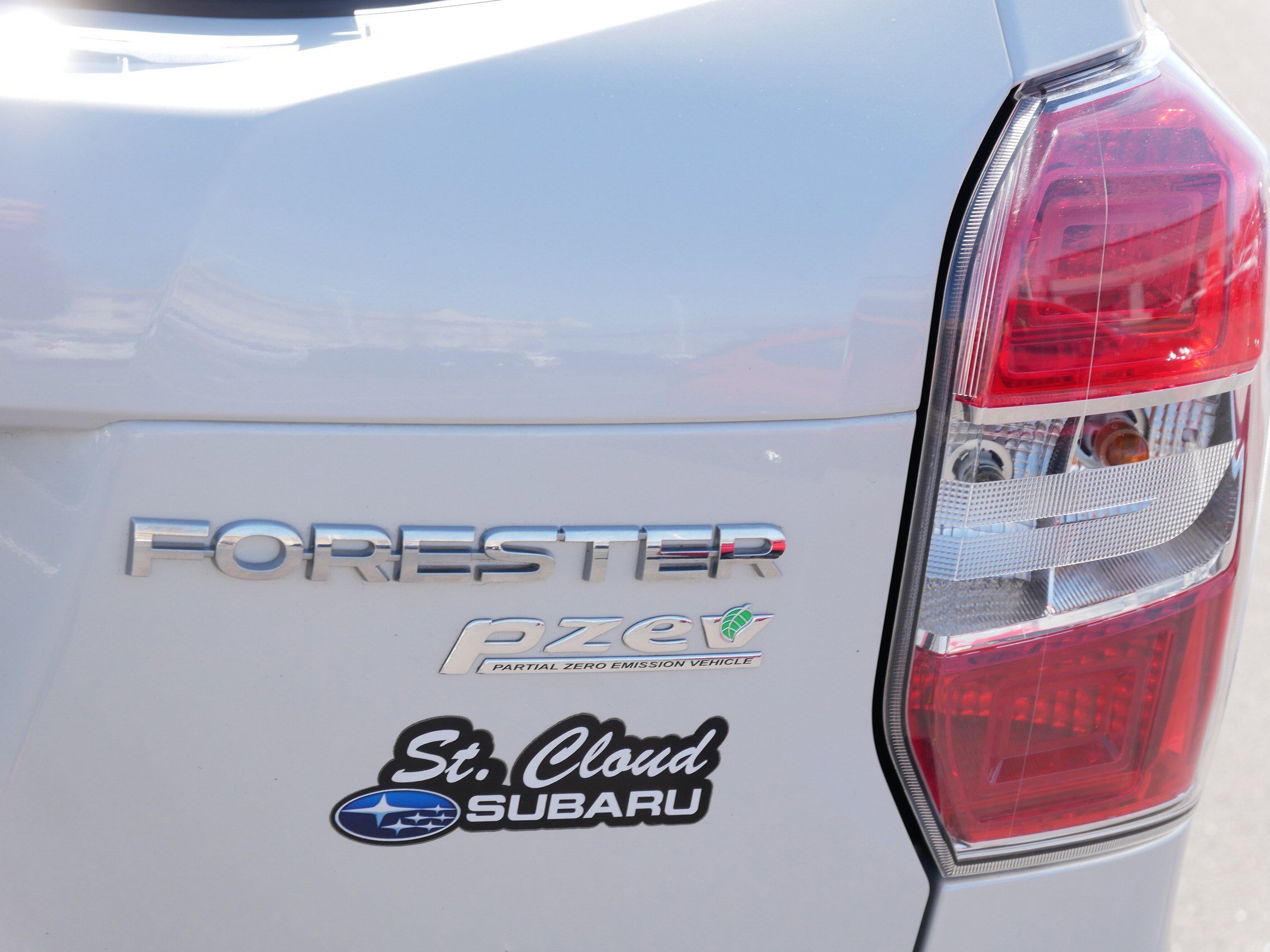 Used 2015 Subaru Forester 2.5i Premium w/ Popular Package #2 AWD/4WD image 17