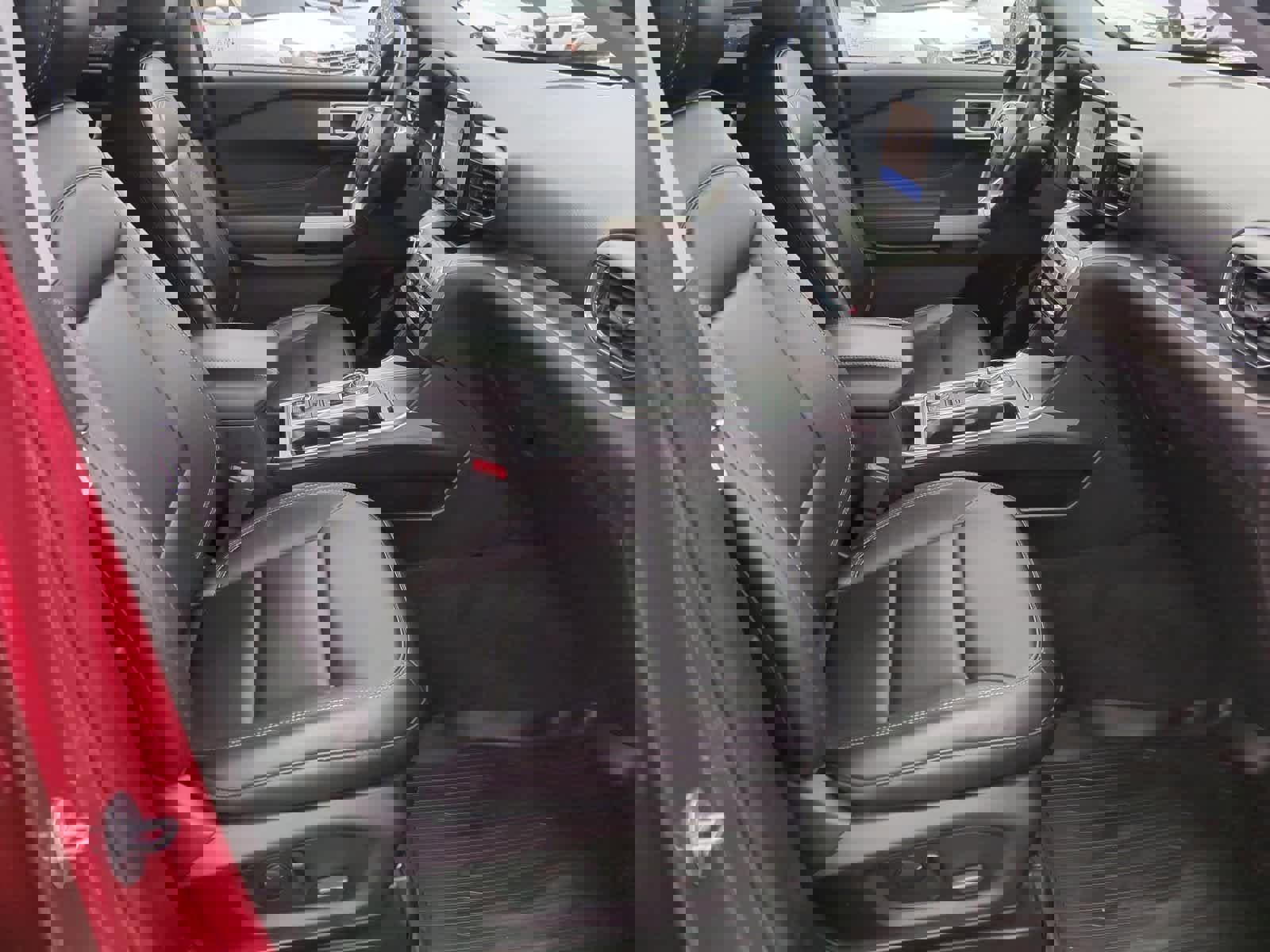 Used 2022 Ford Explorer XLT w/ Equipment Group 202A image 23