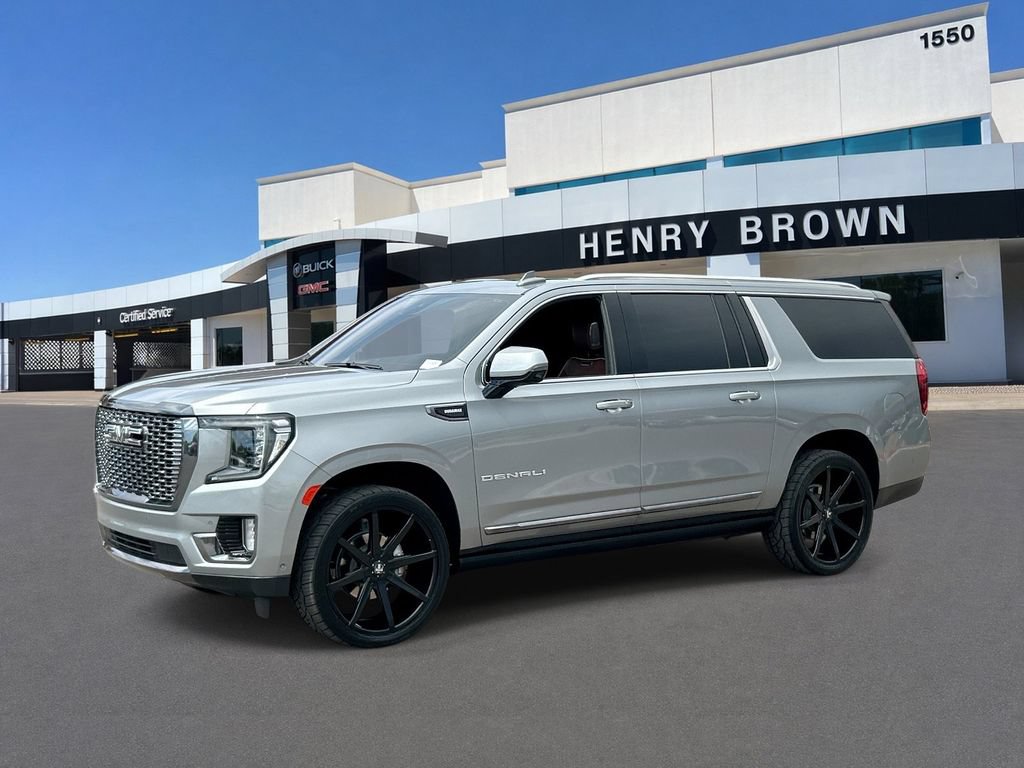 Used 2024 GMC Yukon XL Denali Ultimate AWD/4WD image 1