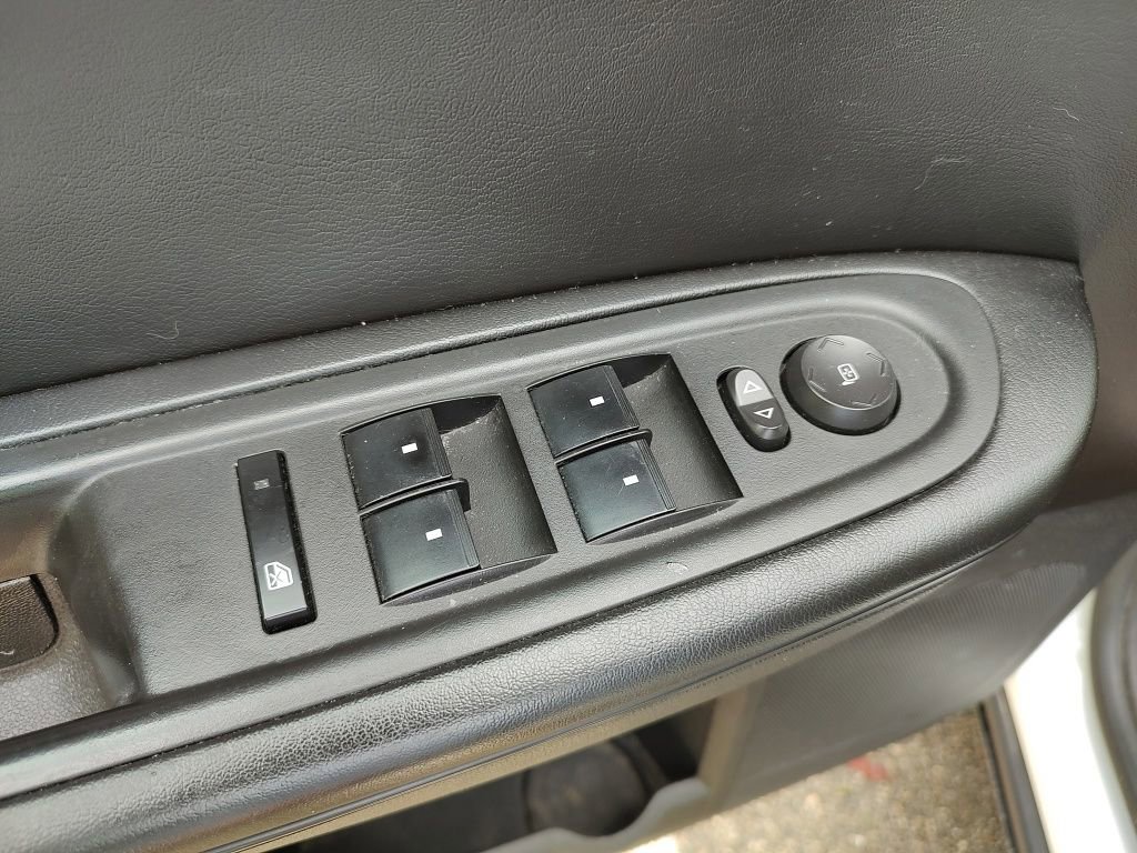 Used 2017 Chevrolet Traverse LT w/ Style and Technology Package image 19