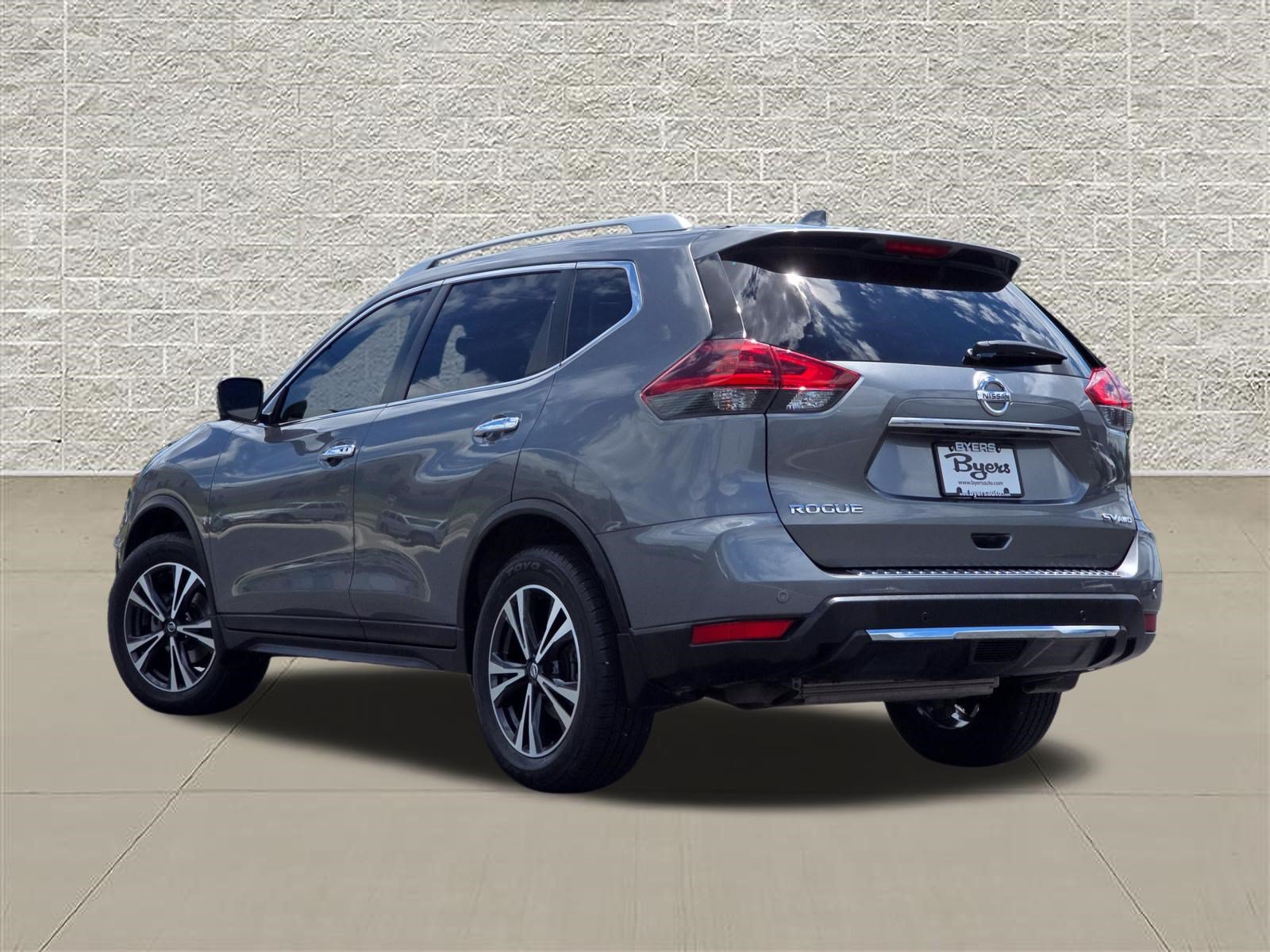 Used 2020 Nissan Rogue SV w/ Sun & Sound Touring Package AWD/4WD image 5