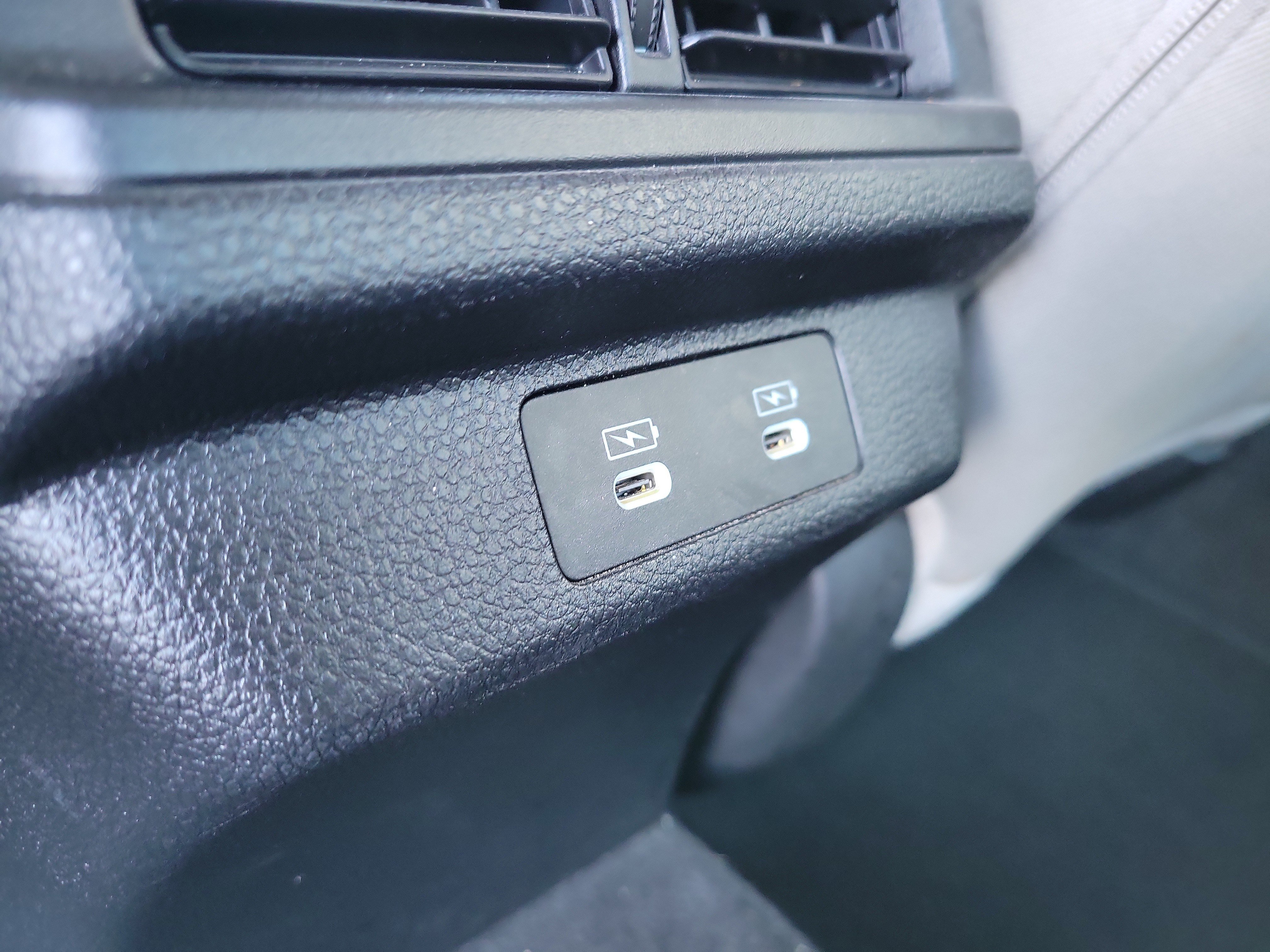 Used 2025 Honda Accord SE image 13