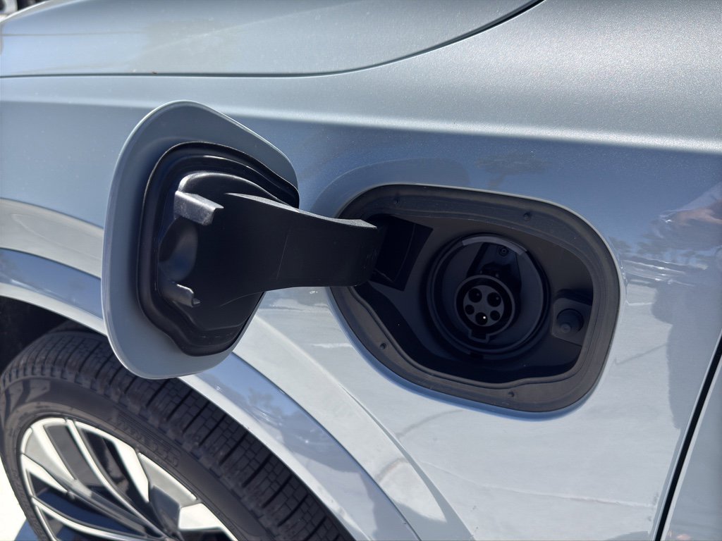 New 2026 Volvo XC90 T8 Ultra w/ Protection Package Premier image 12