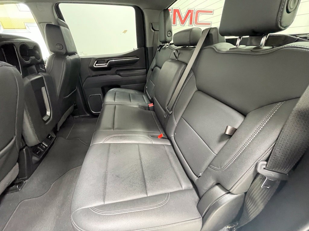 Used 2026 GMC Sierra 1500 SLT AWD/4WD image 12