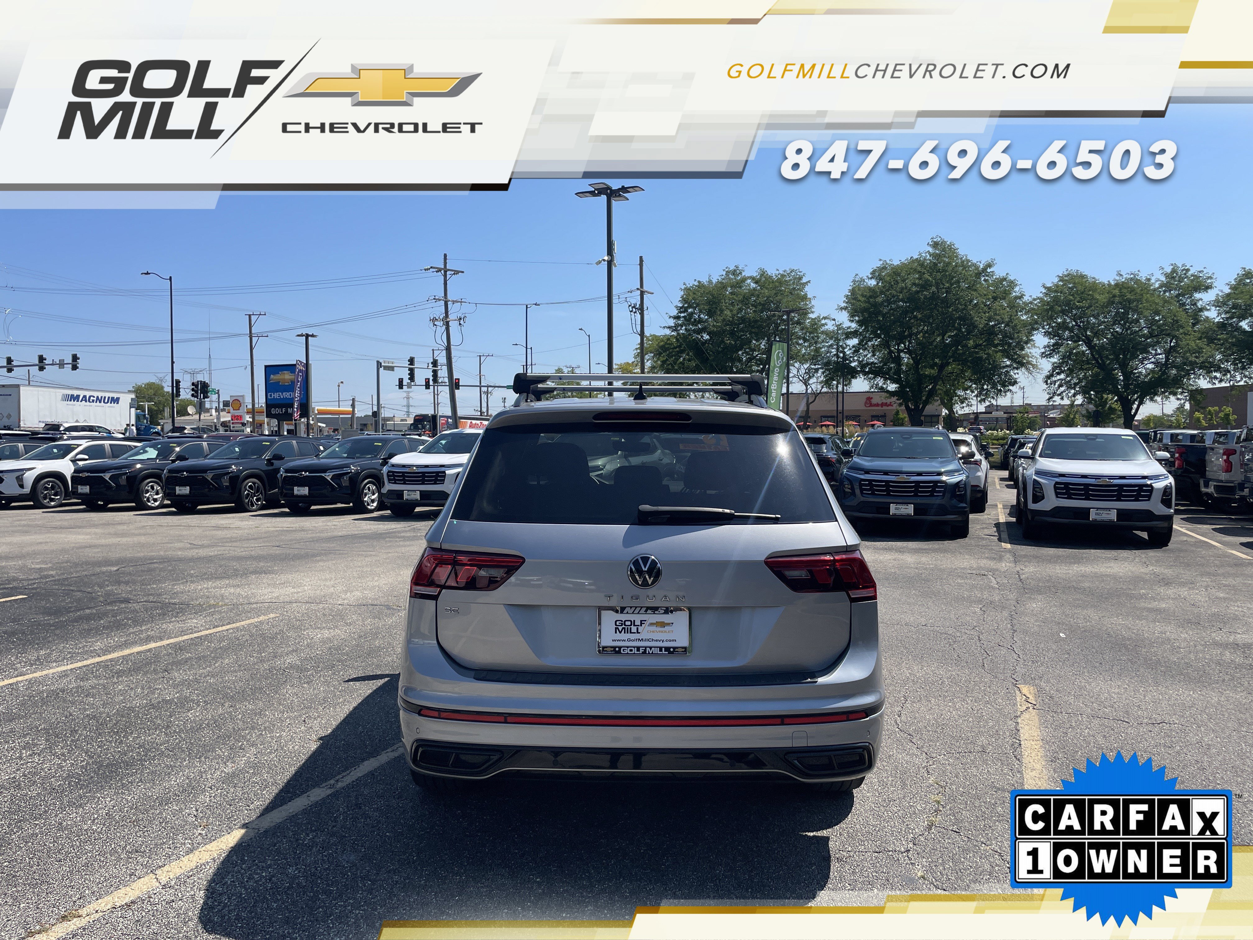 Used 2023 Volkswagen Tiguan SE R-Line FWD image 8