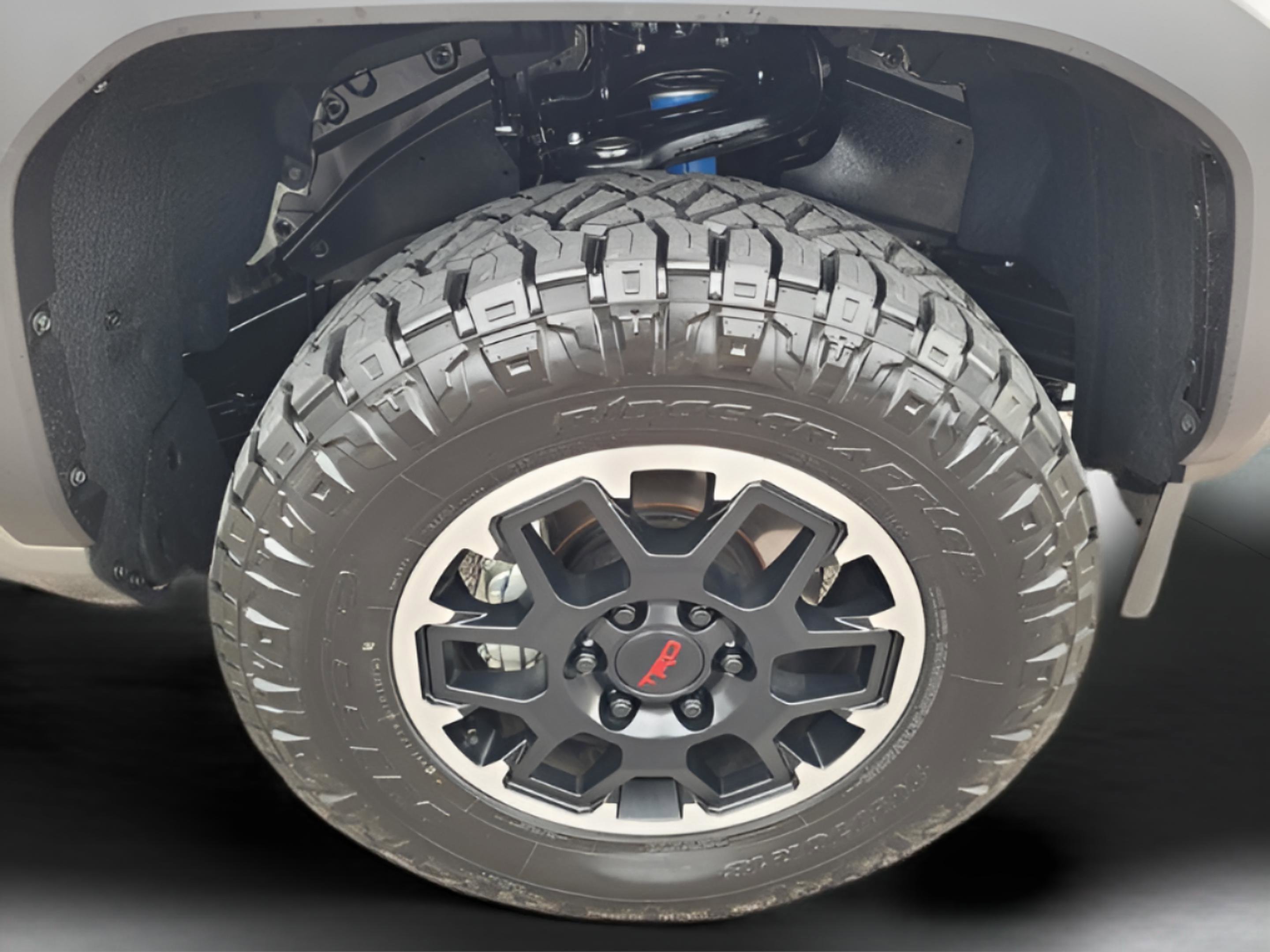Certified 2025 Toyota Tacoma TRD Off-Road image 21