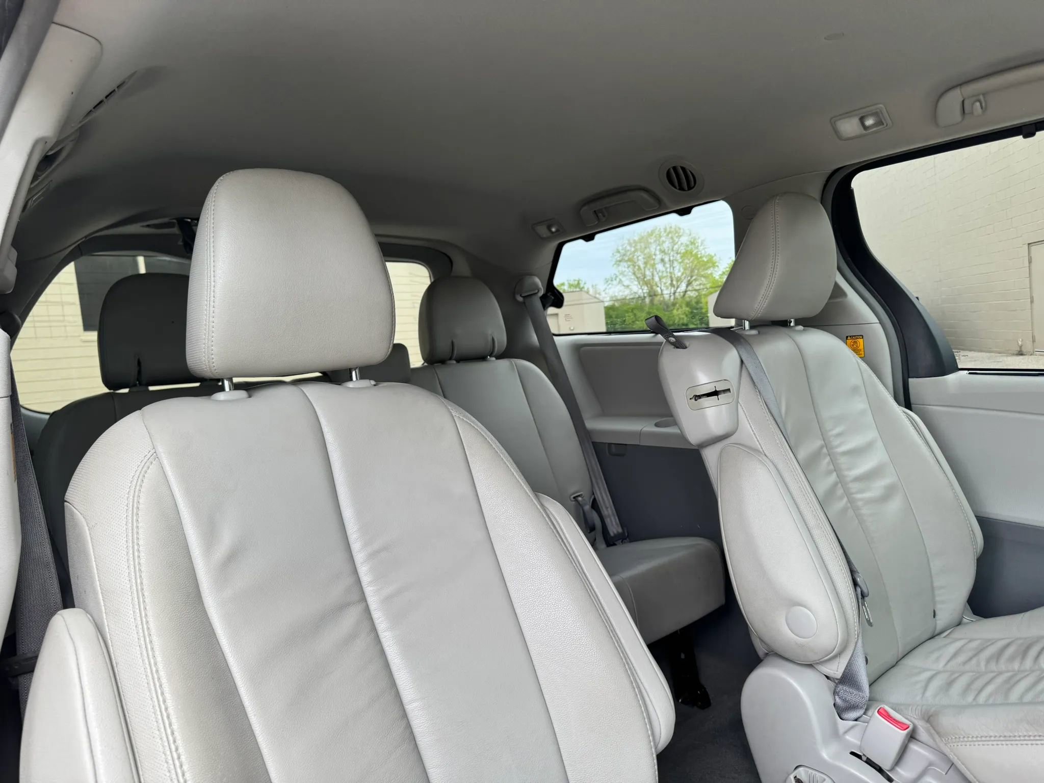 Used 2013 Toyota Sienna XLE FWD image 34