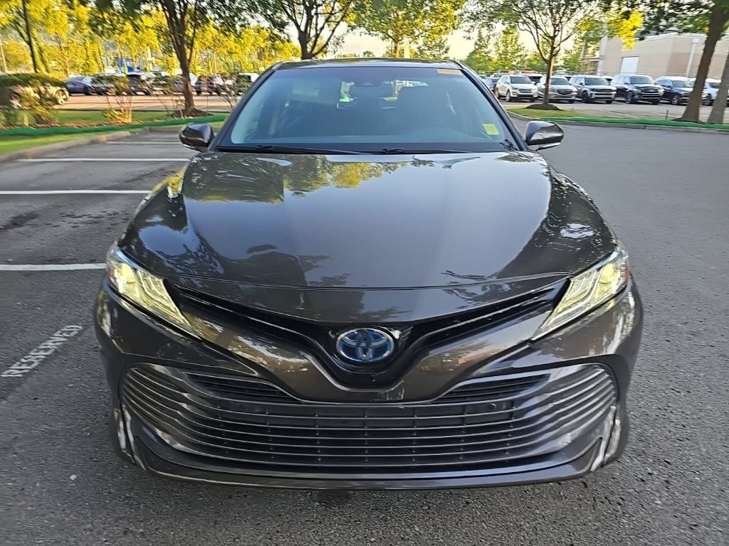Used 2018 Toyota Camry XLE FWD image 3