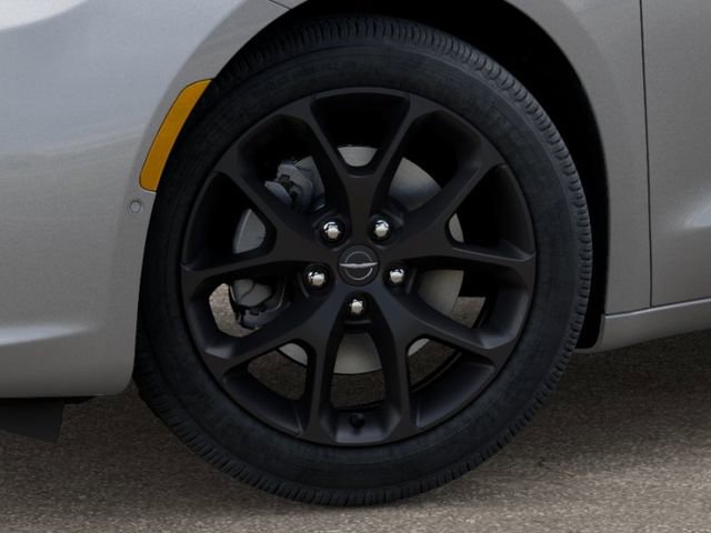 New 2026 Chrysler Pacifica Limited image 8