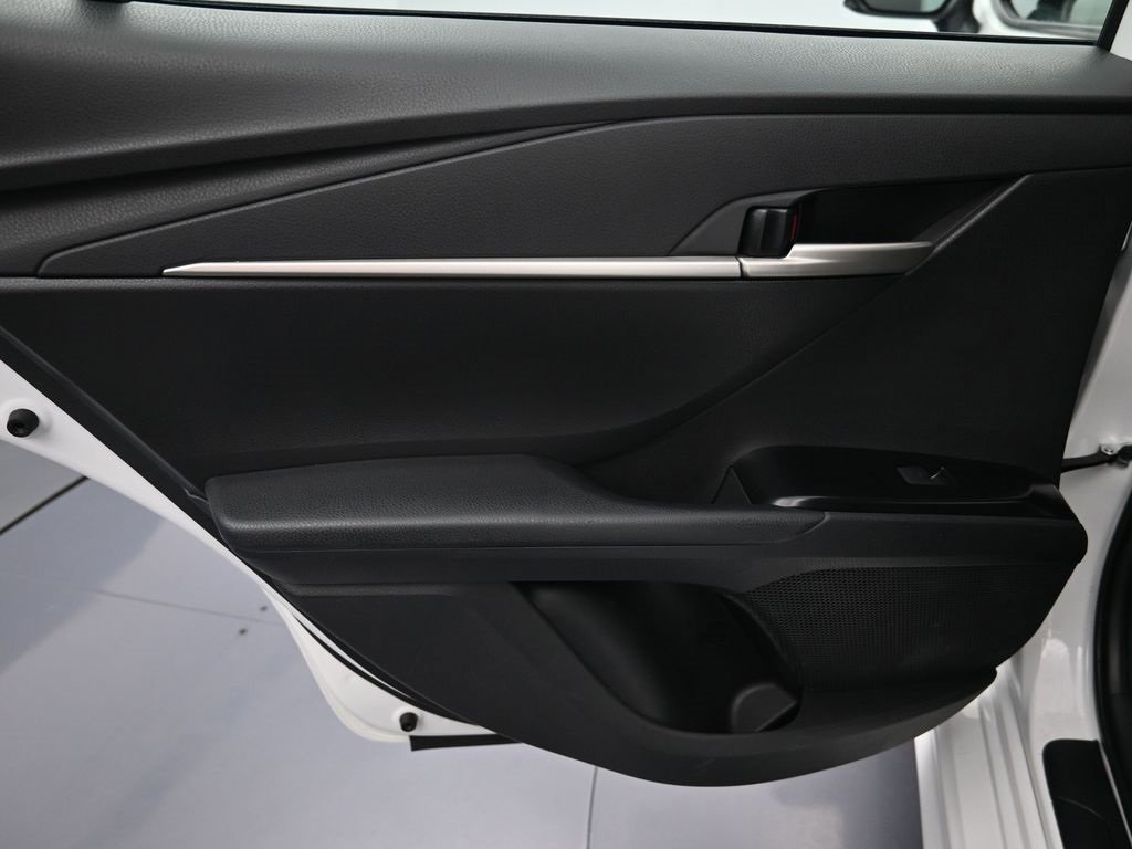 Used 2025 Toyota Camry SE image 20