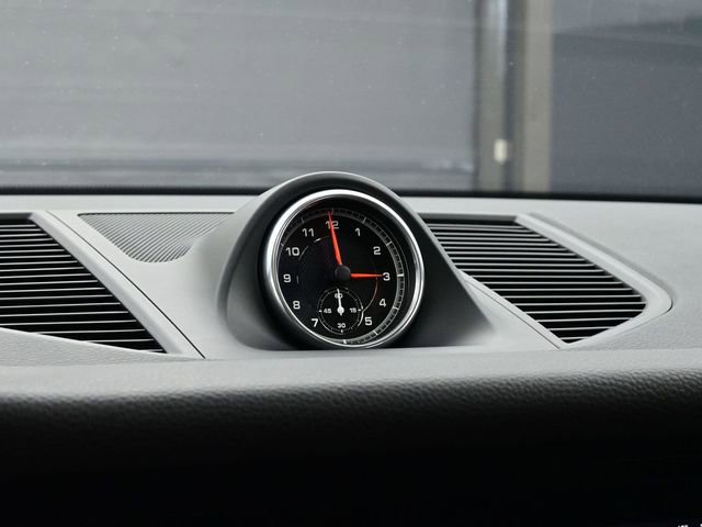 Certified 2020 Porsche Macan image 12