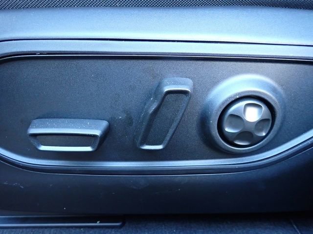 New 2025 Jeep Grand Cherokee Limited w/ Black Appearance Package image 17