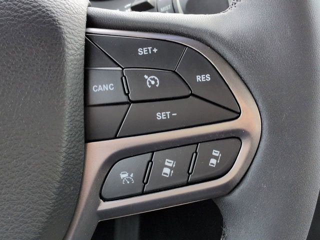 Used 2022 Jeep Cherokee Limited image 32