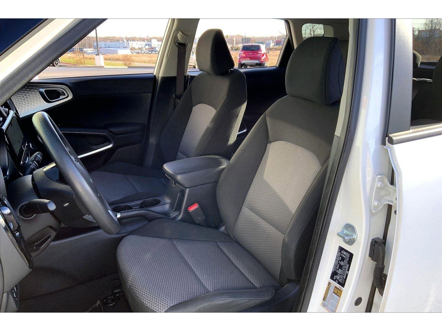 Used 2023 Kia Soul S image 21