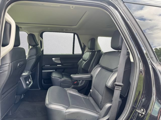 Used 2025 Ford Expedition Platinum AWD/4WD image 13