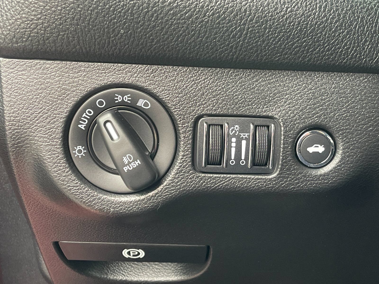Used 2017 Dodge Challenger SRT w/ Technology Group RWD image 29