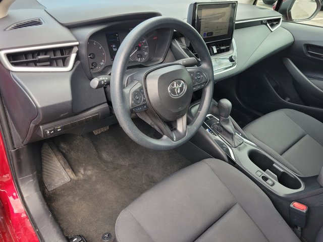 Used 2025 Toyota Corolla LE FWD image 4