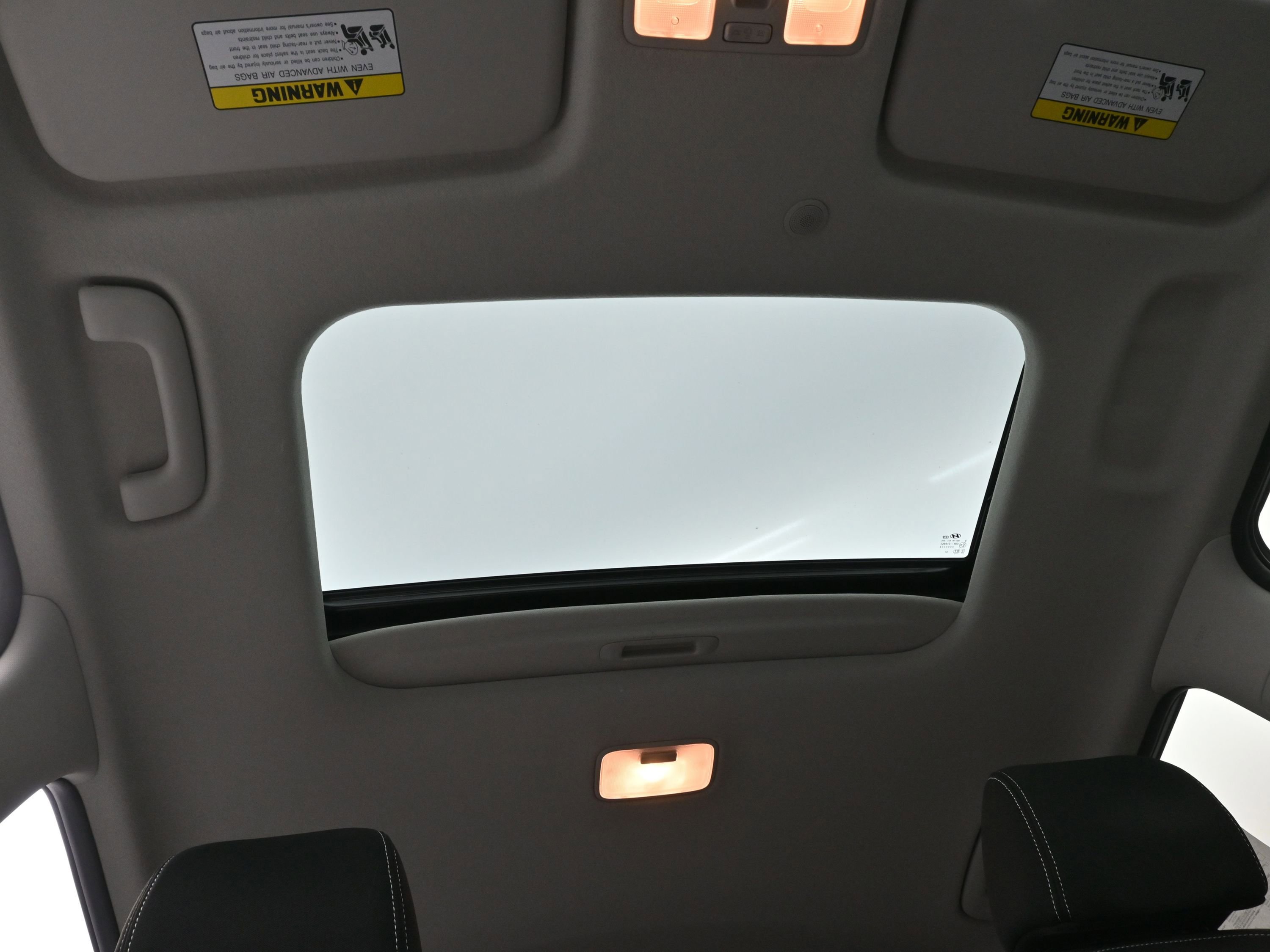 Certified 2022 Hyundai Venue SEL image 28