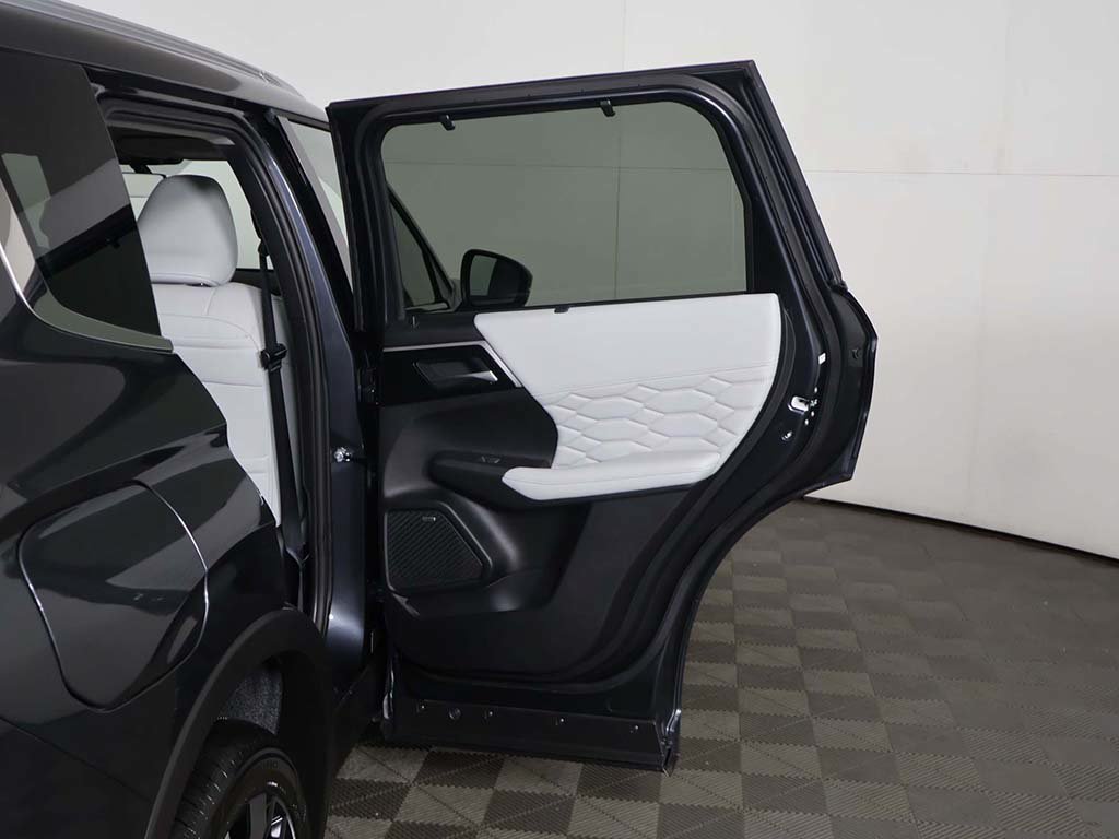 New 2026 Mitsubishi Outlander SEL AWD/4WD image 29