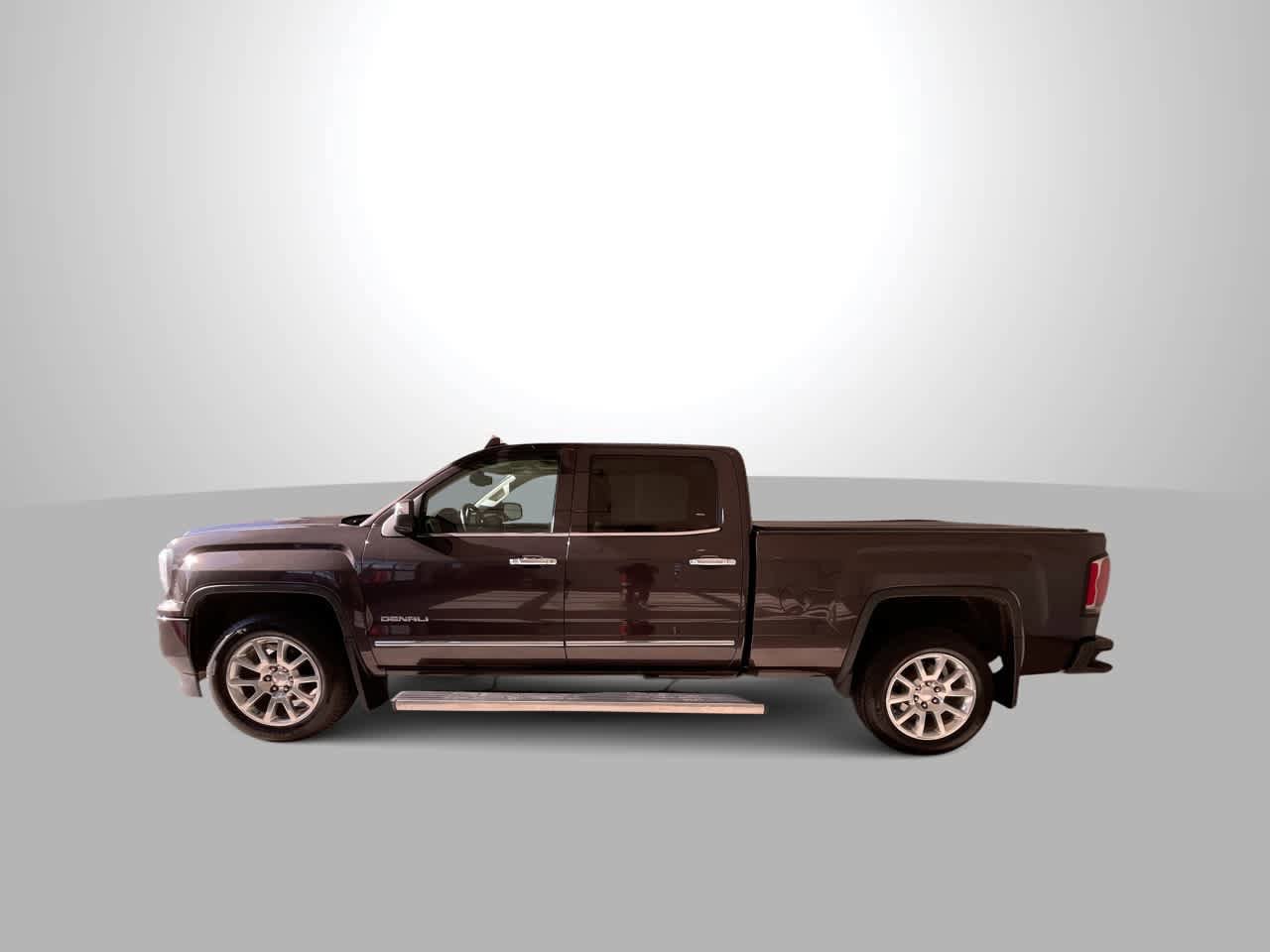 Used 2016 GMC Sierra 1500 Denali w/ Enhanced Driver Alert Package AWD/4WD image 5