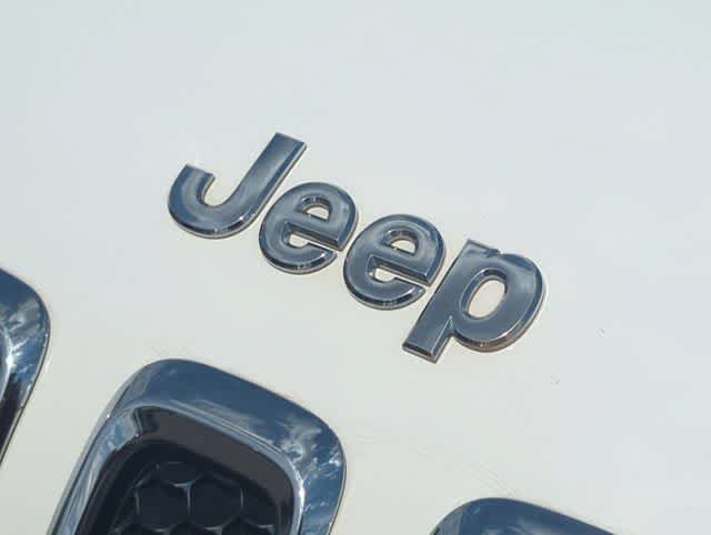 Used 2015 Jeep Cherokee Sport AWD/4WD image 11