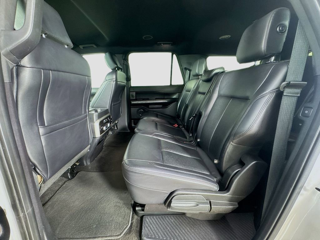Used 2019 Ford Expedition Max XLT w/ Equipment Group 202A AWD/4WD image 28