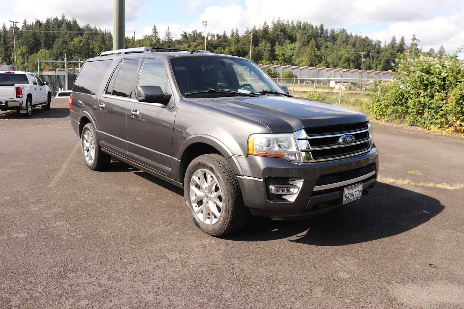 Used 2016 Ford Expedition EL Limited w/ Equipment Group 301A AWD/4WD image 3