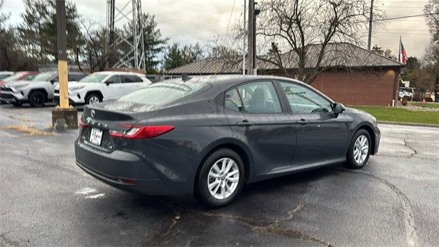 Used 2025 Toyota Camry LE image 29