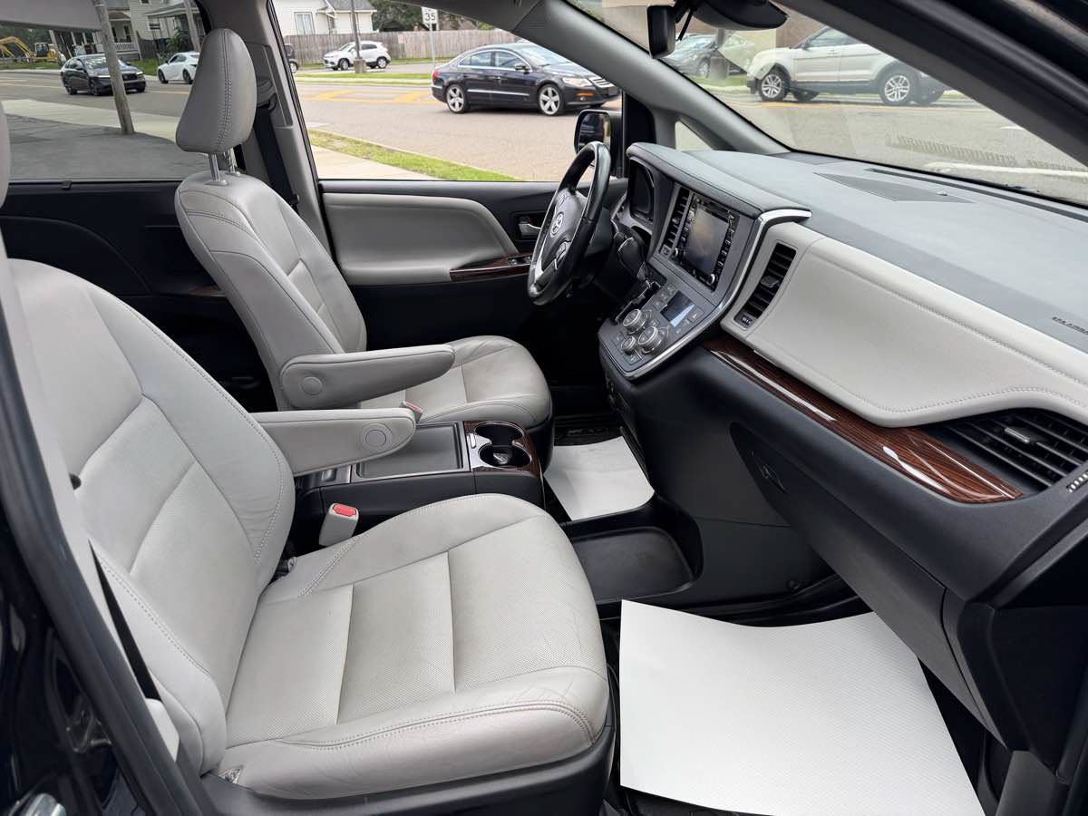 Used 2019 Toyota Sienna Limited Premium w/ Protection Package AWD/4WD image 22