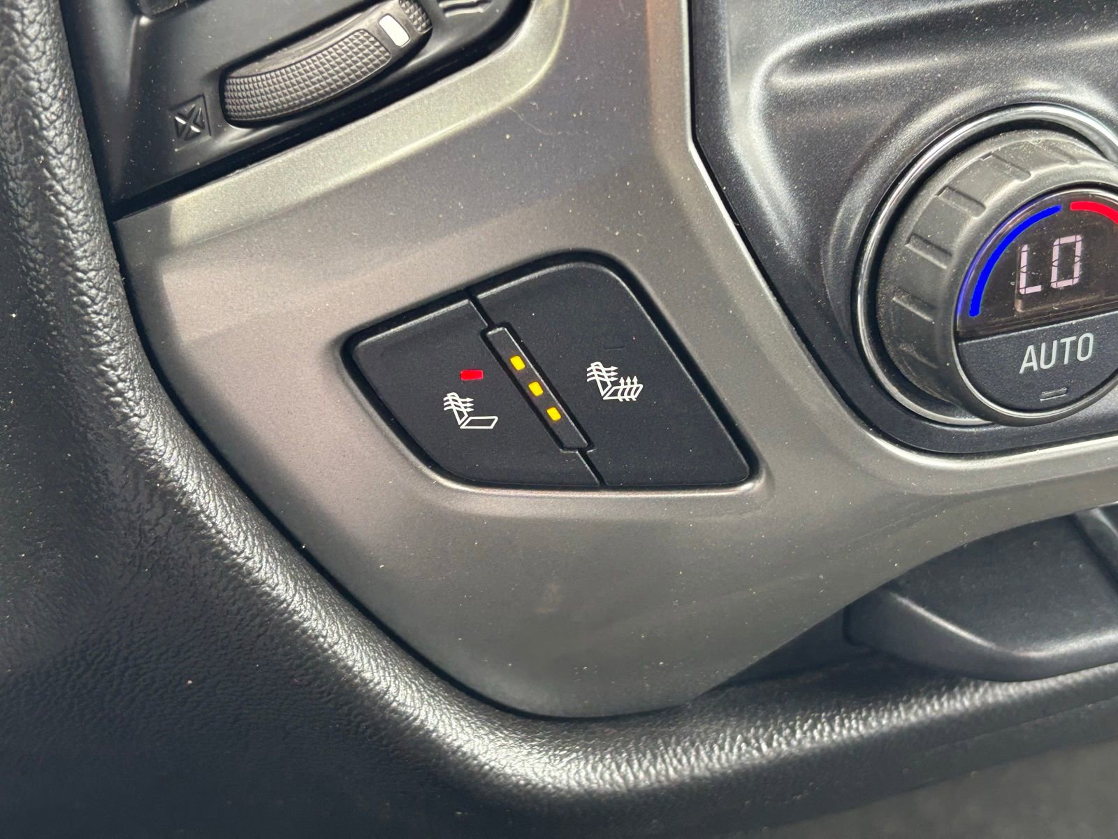 Used 2018 Chevrolet Silverado 1500 LT w/ All Star Edition AWD/4WD image 7