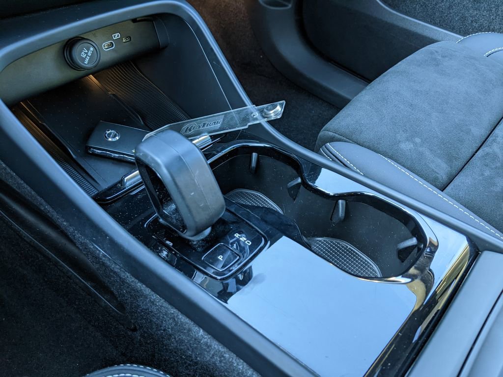 Certified 2023 Volvo XC40 Recharge Ultimate image 19