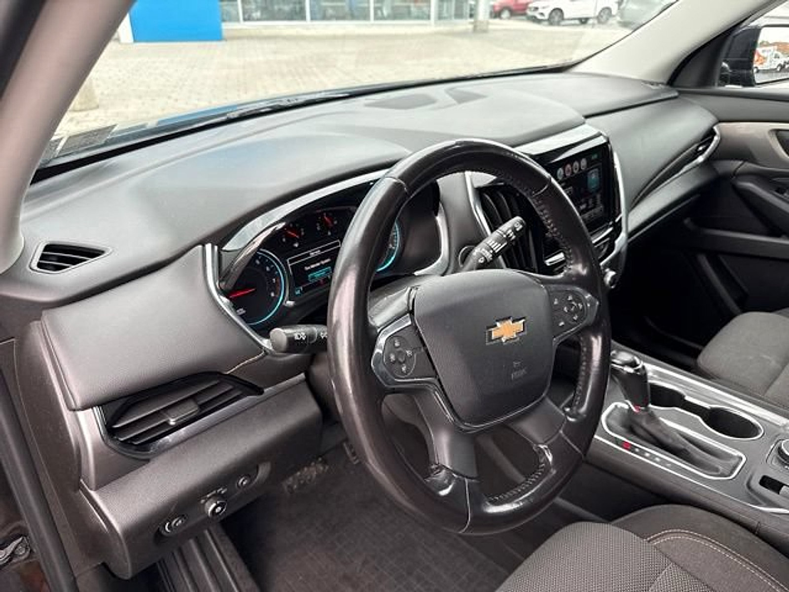 Used 2019 Chevrolet Traverse LT AWD/4WD image 16