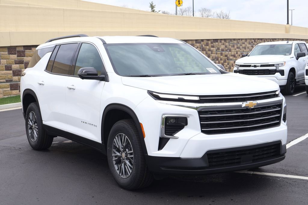 New 2026 Chevrolet Traverse LT w/ Driver Confidence Package FWD image 10