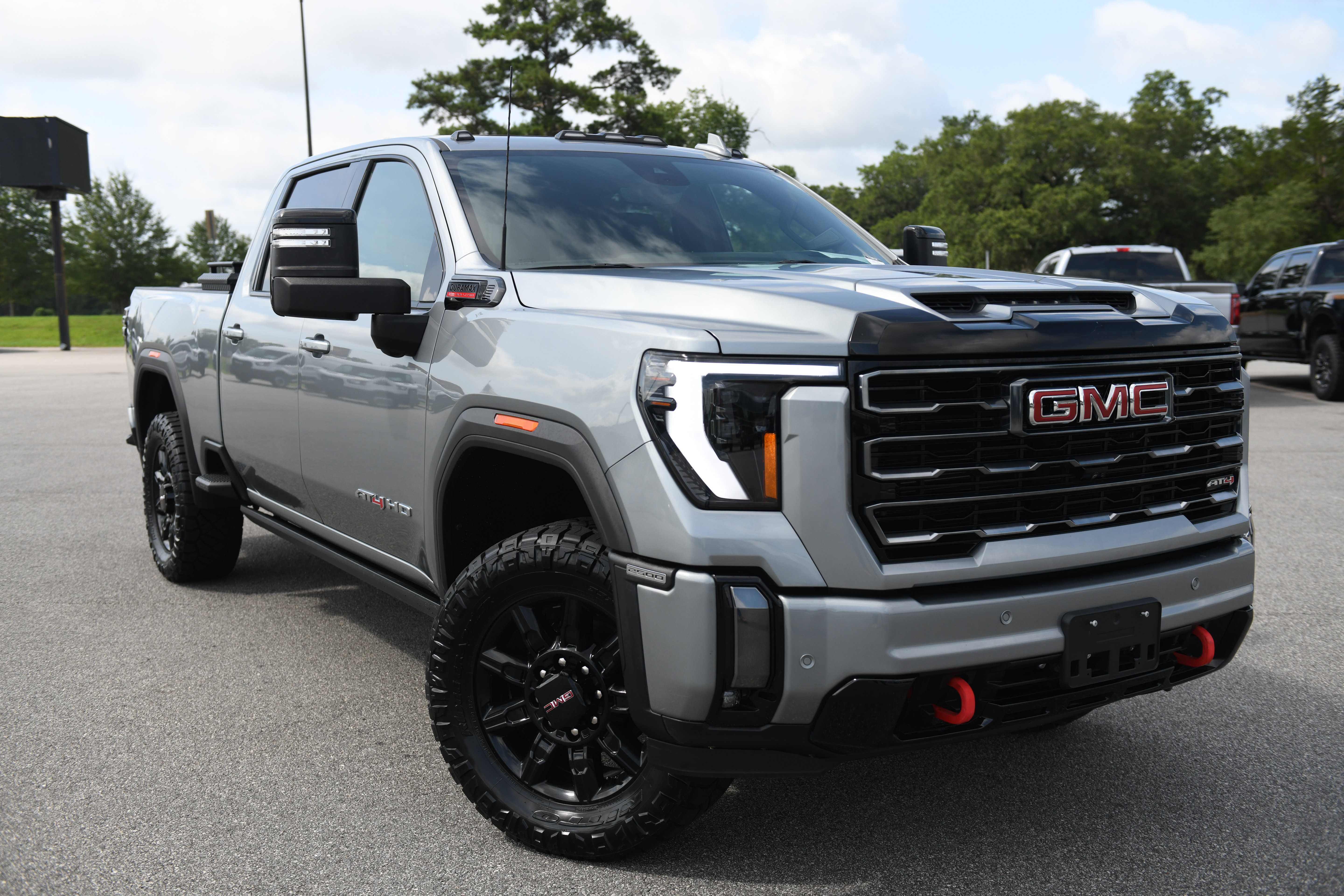 Used 2024 GMC Sierra 2500 AT4 w/ AT4 Premium Plus Package AWD/4WD image 4