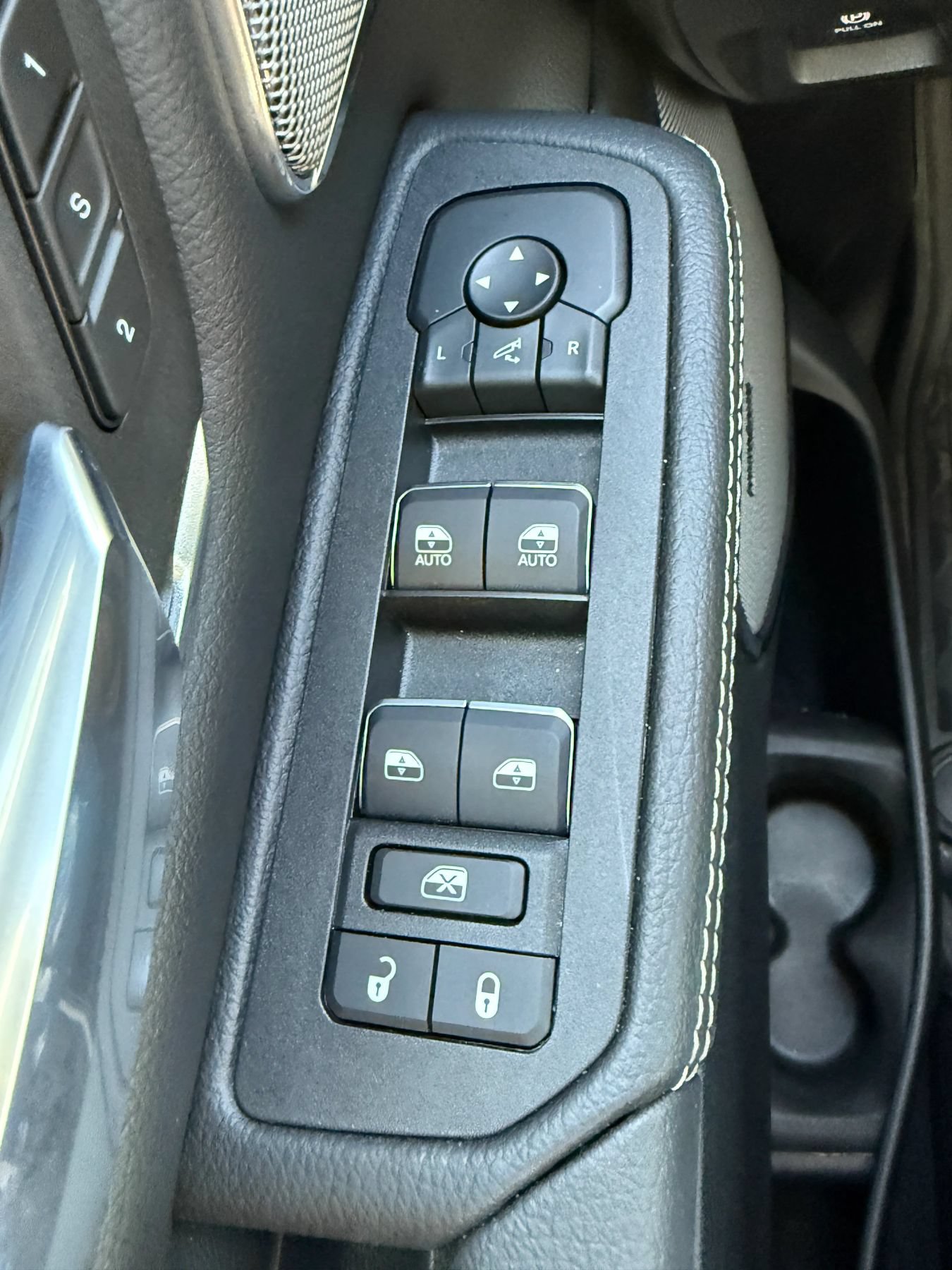 Used 2026 RAM 1500 Laramie AWD/4WD image 17