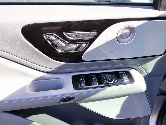 Used 2020 Lincoln Aviator Reserve w/ Equipment Group 201A image 23