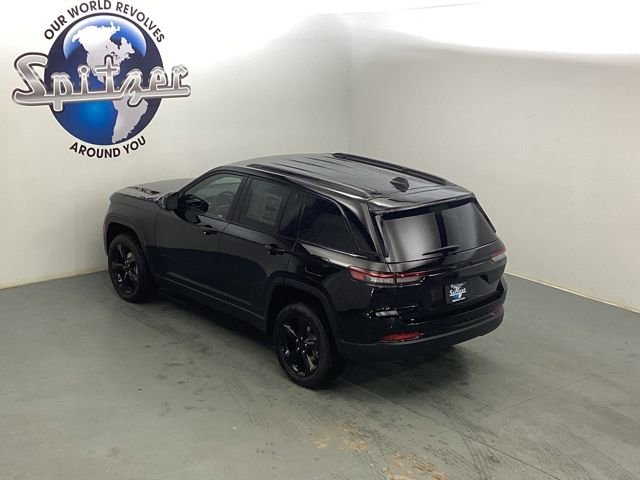 New 2025 Jeep Grand Cherokee Altitude image 14