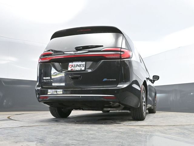 Used 2023 Chrysler Pacifica Touring-L FWD image 49