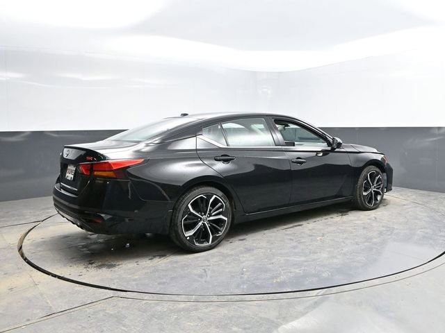 Used 2025 Nissan Altima 2.5 SR image 10