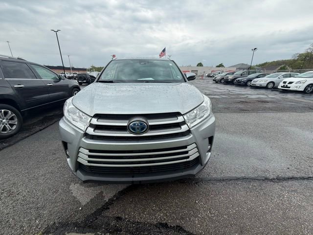 Used 2019 Toyota Highlander XLE AWD/4WD image 2