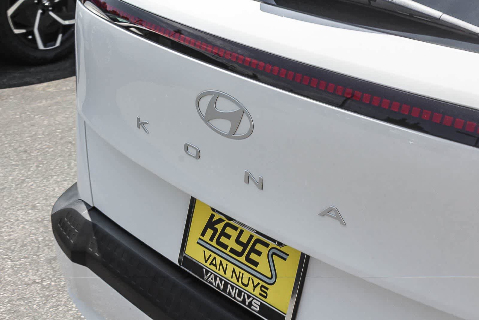 Certified 2024 Hyundai Kona SEL FWD image 9