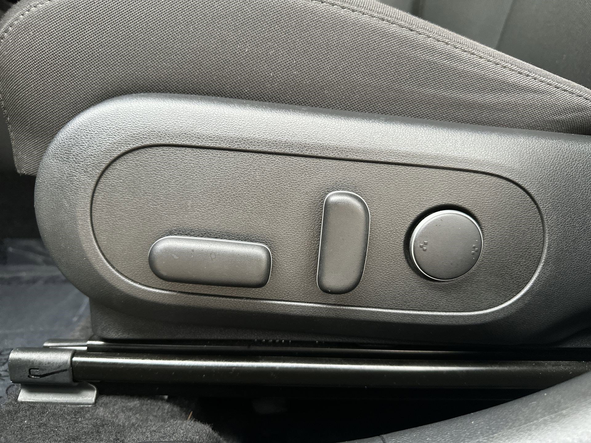 Used 2025 Hyundai Kona SEL image 14