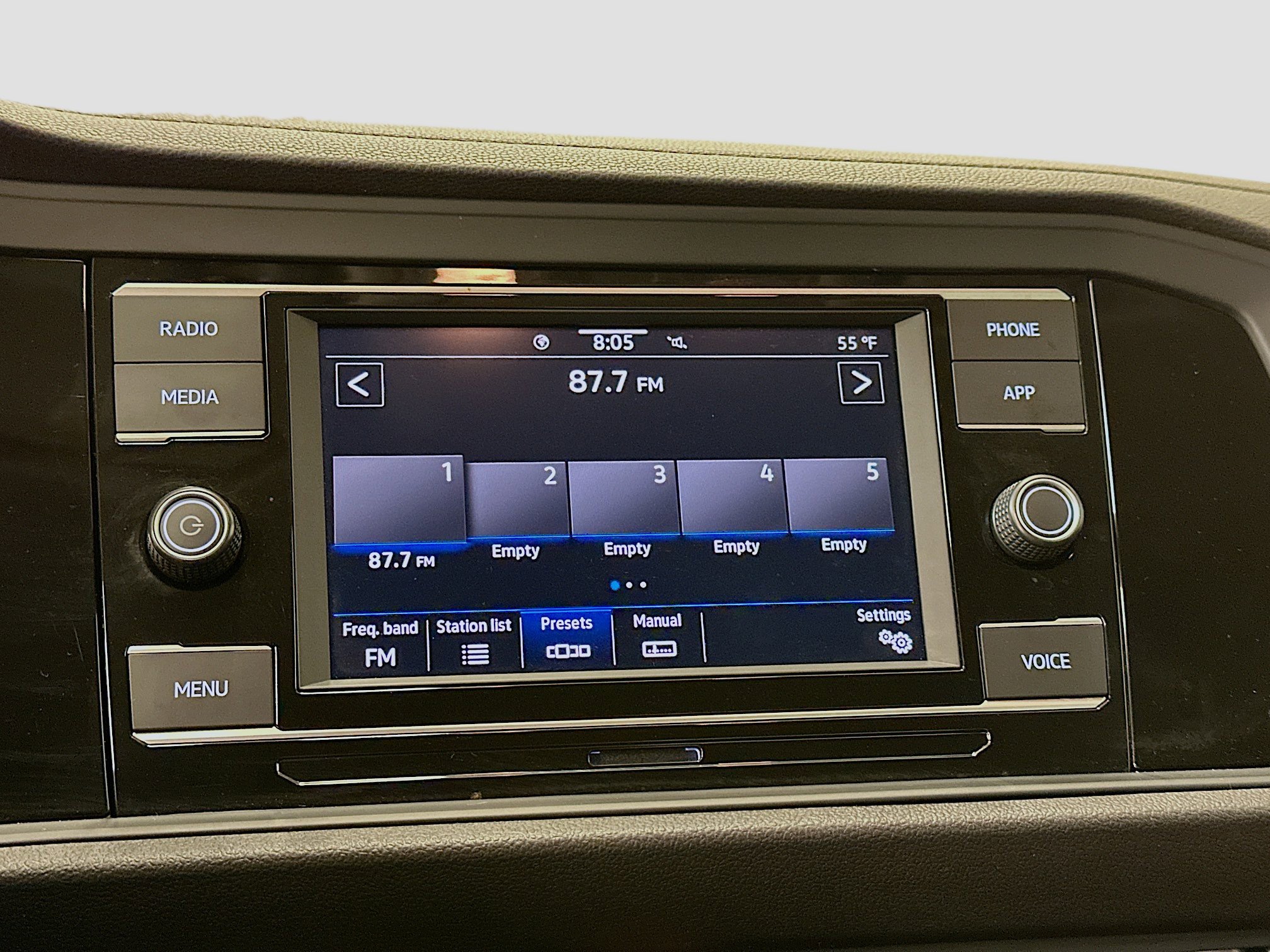 Used 2024 Volkswagen Jetta SE image 21