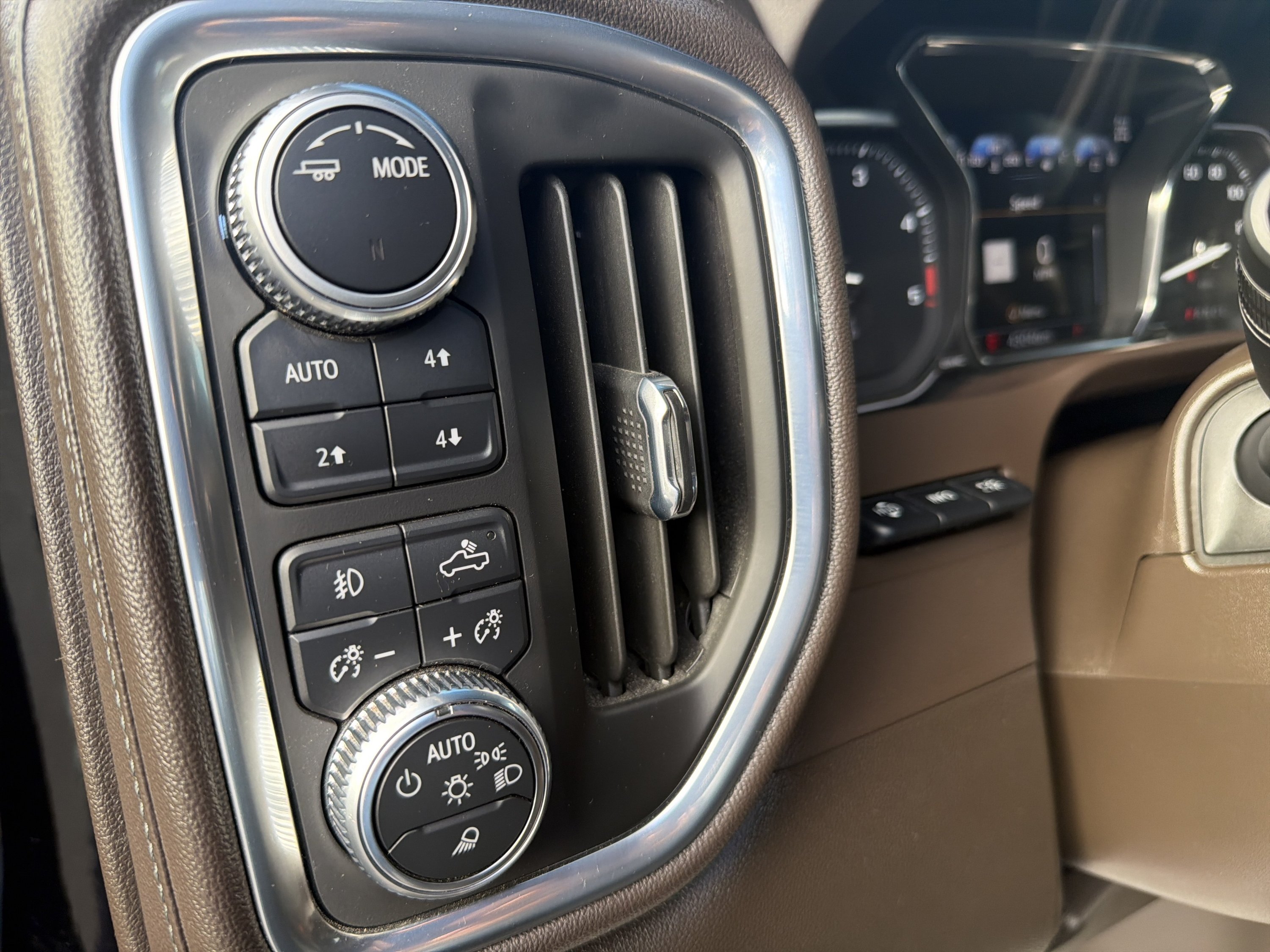 Used 2022 GMC Sierra 3500 Denali w/ Denali Black Diamond Edition AWD/4WD image 22