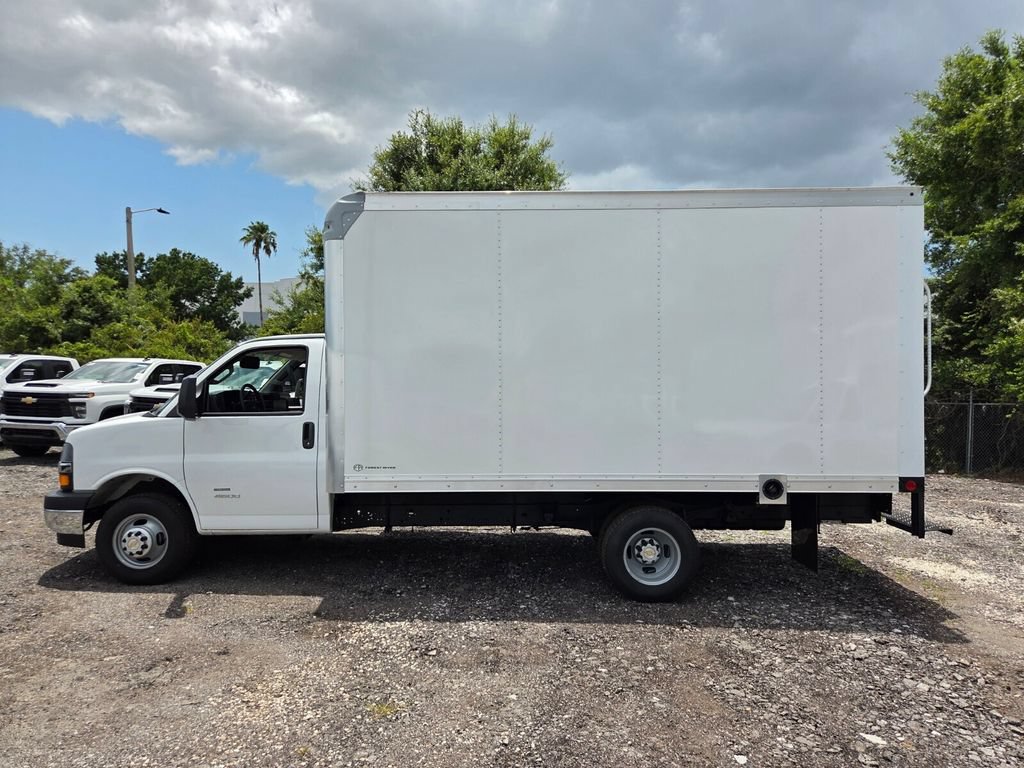 New 2026 Chevrolet Express 4500 w/ Power Convenience Package RWD image 5