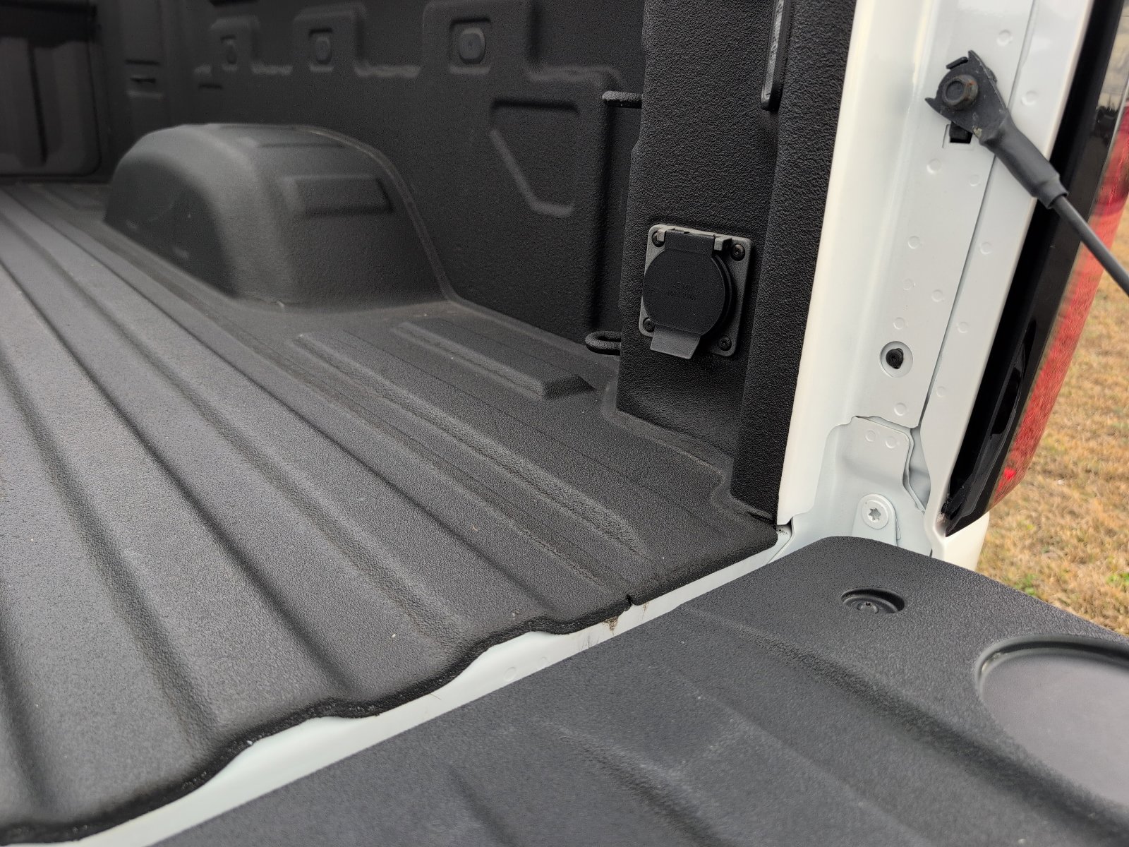 Used 2024 GMC Sierra 2500 SLT w/ SLT Premium Package image 6