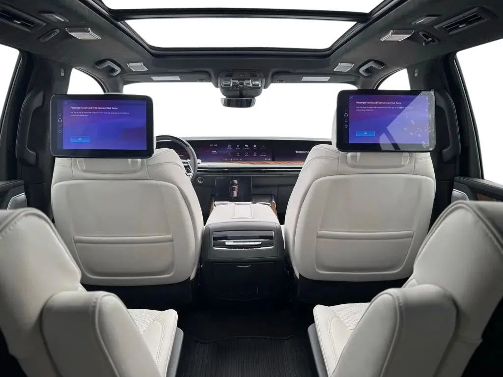 New 2026 Cadillac Escalade ESV Platinum Sport w/ LPO, ONYX Package image 21