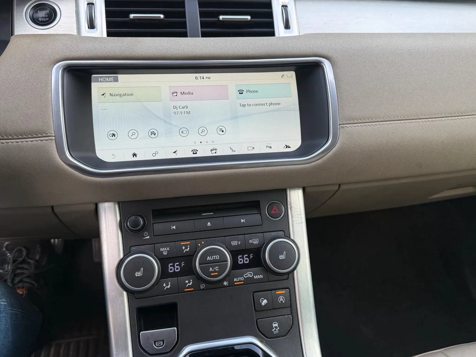 Used 2017 Land Rover Range Rover Evoque SE AWD/4WD image 11
