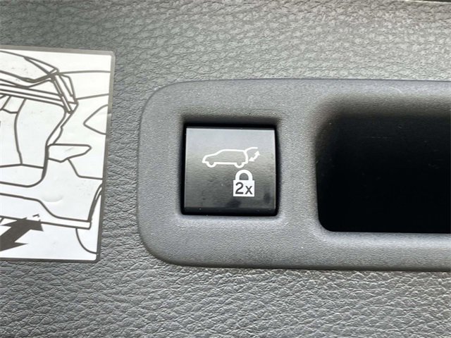 Used 2022 Toyota Sienna XLE image 14